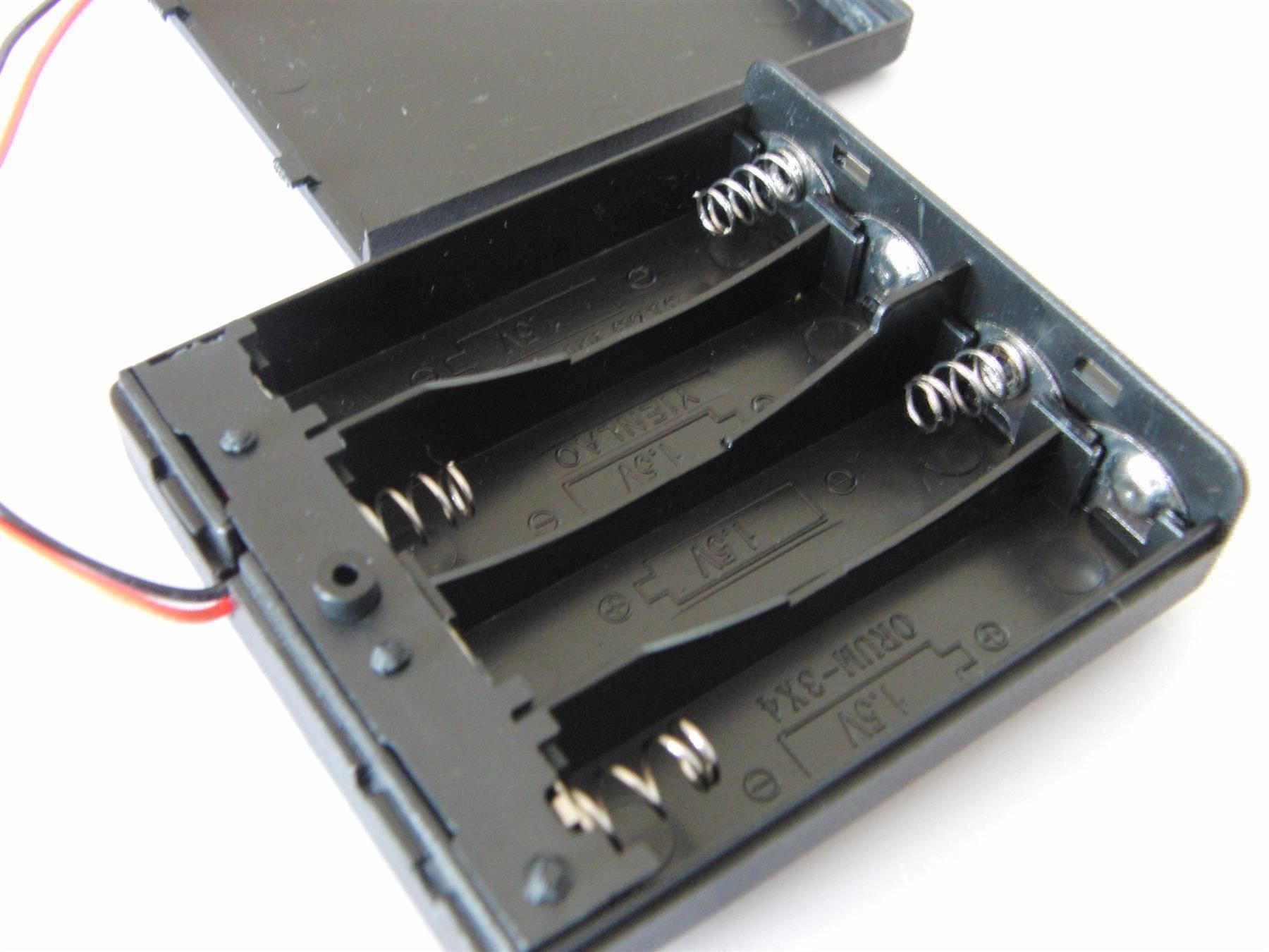 Componenti elettronici: Batteriebox für 4 AA Batterien – Nuovo (secondo la descrizione) da Riehen venduto da GrauerBaer55 3