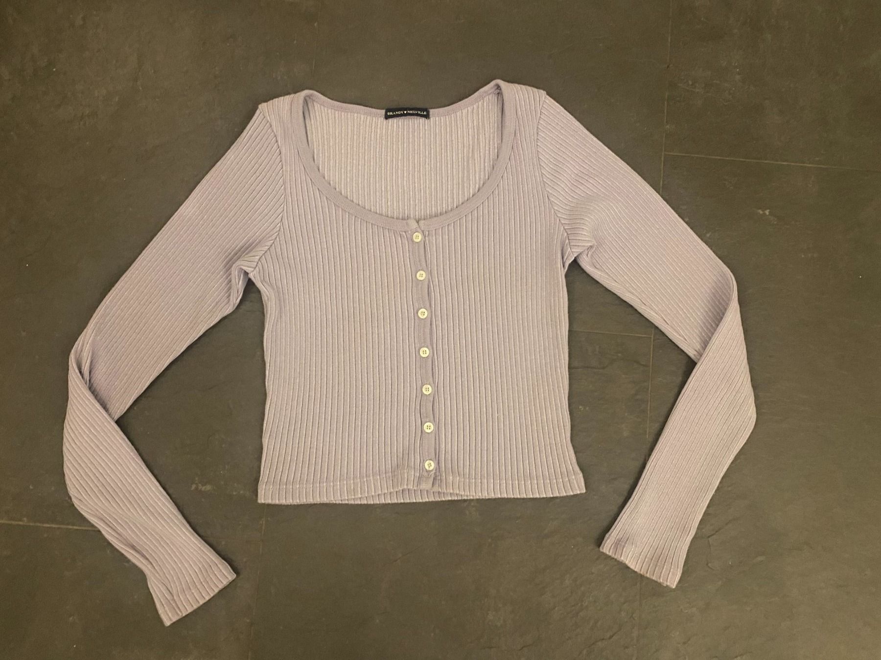 Brandy Melville Maglioni & Felpe: BRANDY MELVILLE Oberteil lila – Usato da Bonstetten venduto da VCLS 1