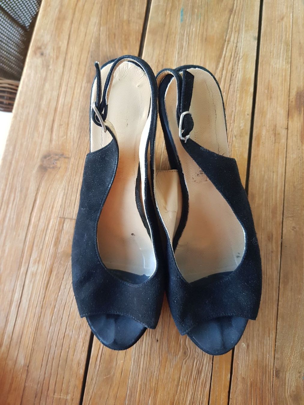 Damenschuhe: Keilsandalen Wildleder von Erredue – Gebraucht aus Eschenbach SG von SanFranciscoCalifornia 1