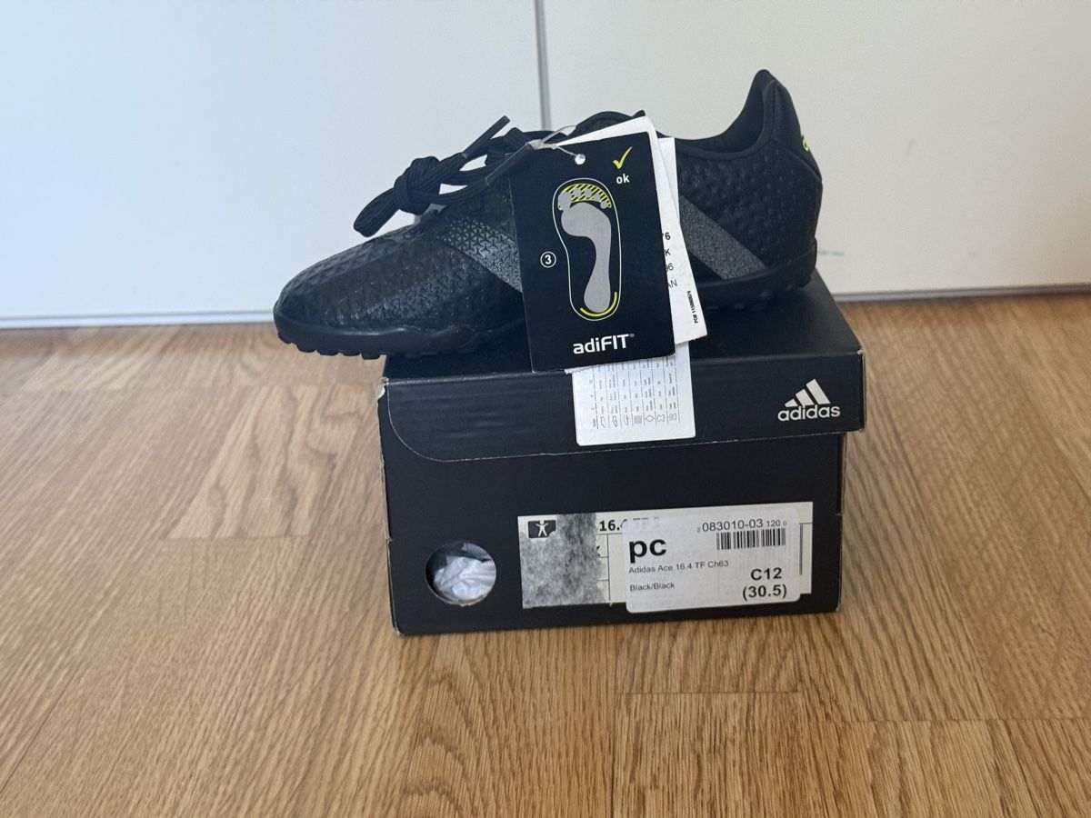 Scarpe per ragazzi: Adidas Astro Turf Kinder – Nuovo (secondo la descrizione) da Uster venduto da Louec 2