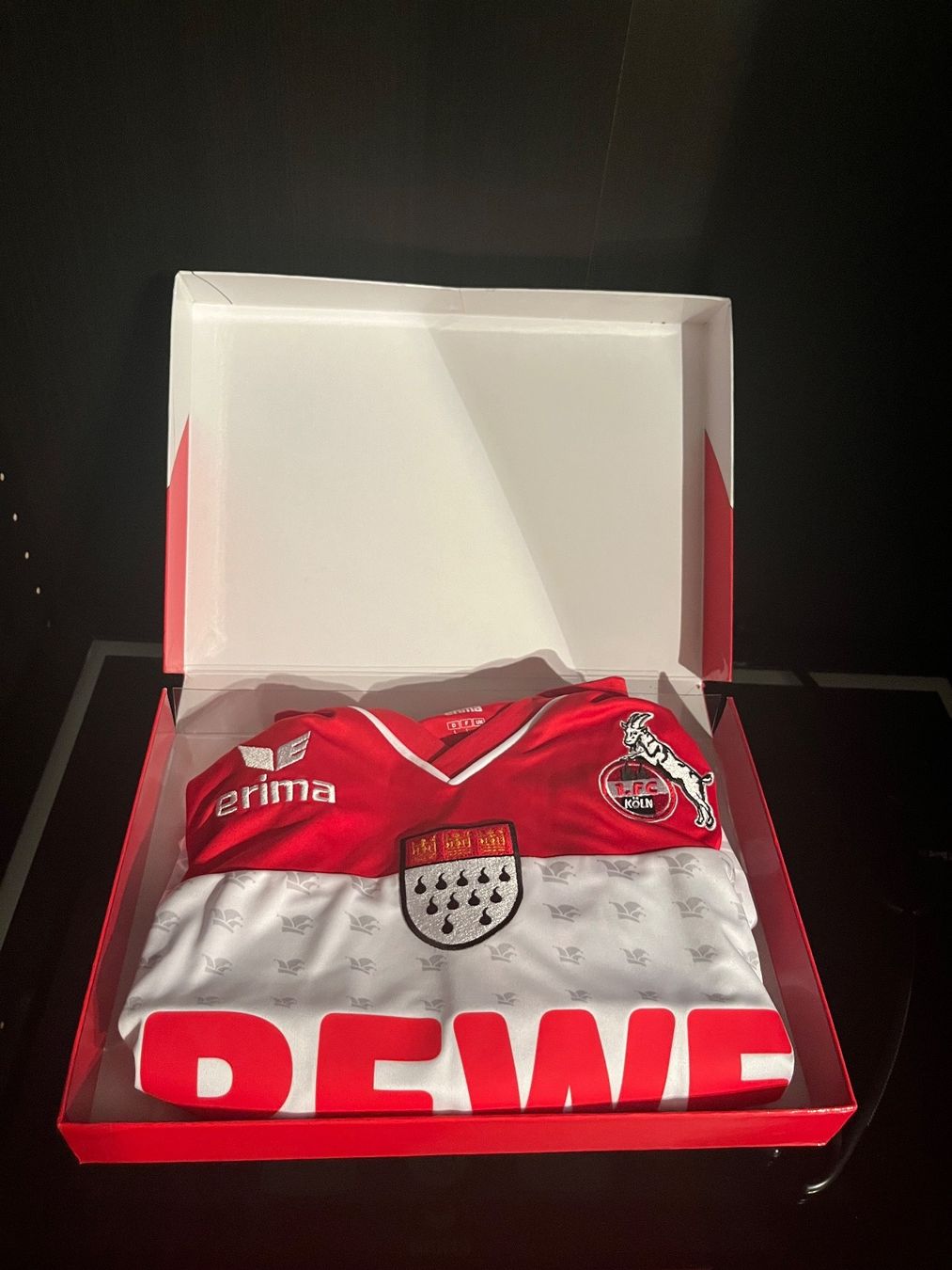 Erima Canottiere & Pantaloni: 1.FC Köln Sondertrikot / Marcel Risse – Nuovo e nell'imballaggio originale da Näfels venduto da dom_9p7f 7