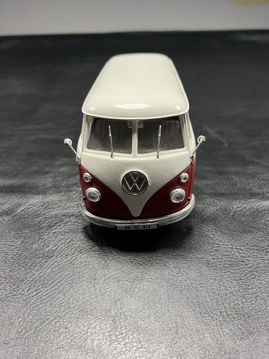 Solido Modellini d'auto: Modellauto VW Bus Combi 1966 1:18 Solido  – Usato da Moosleerau venduto da Tami8