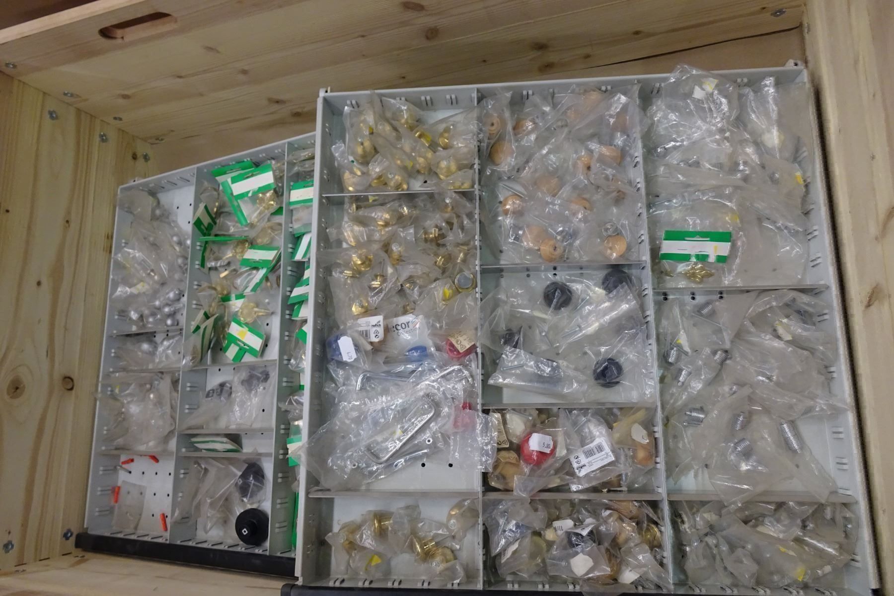 Ferramenta: Möbelknöpfe/Möbelgriffli – Nuovo e nell'imballaggio originale da Stein AR venduto da Bienli4 1