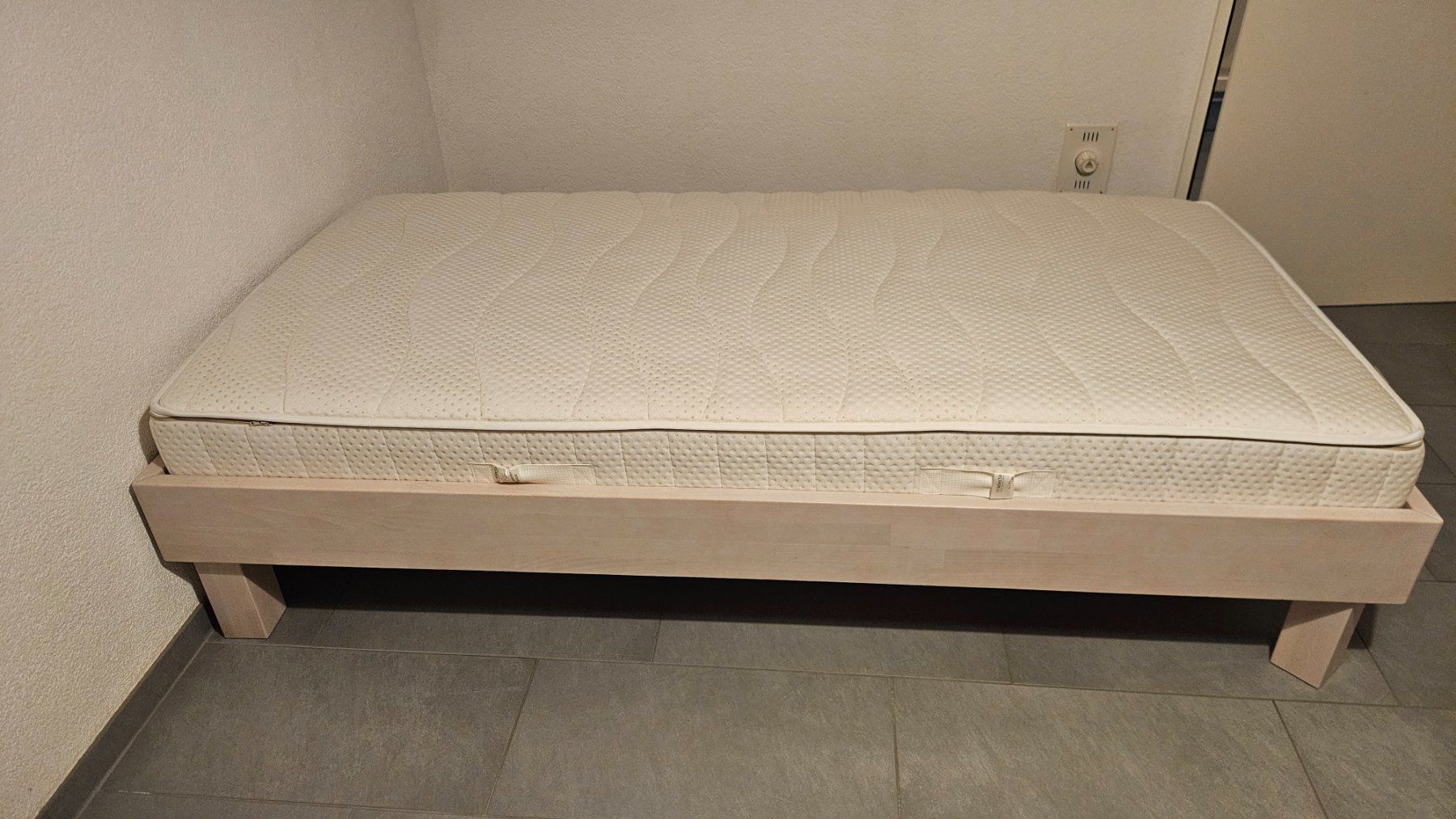 Hasena Letti: Bett inklusive Lattenrost und Matratze Hasena – Usato da Rüfenacht BE venduto da sveny31