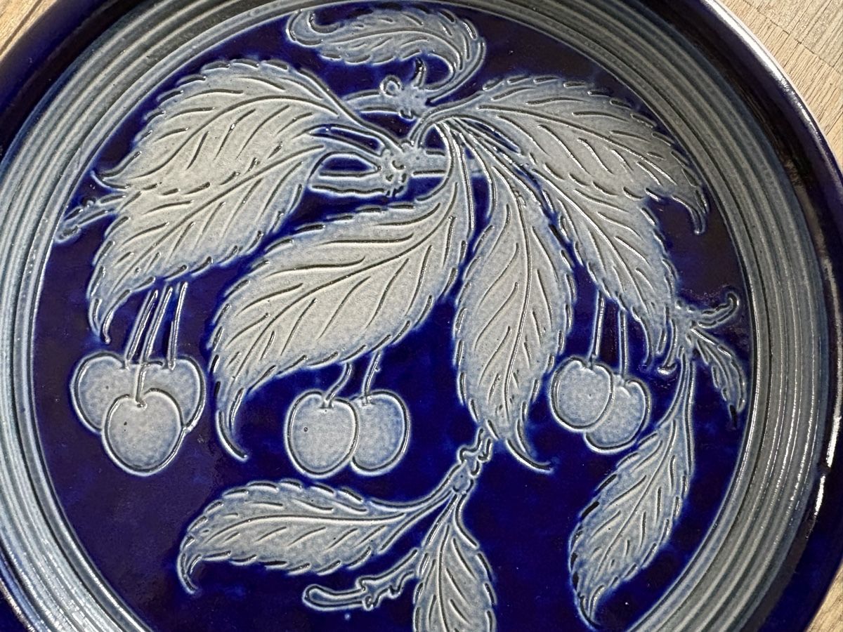 Assiettes: Assiette en grès d Alsace Betschdorf signé – D'occasion à Zweisimmen par Domii 1