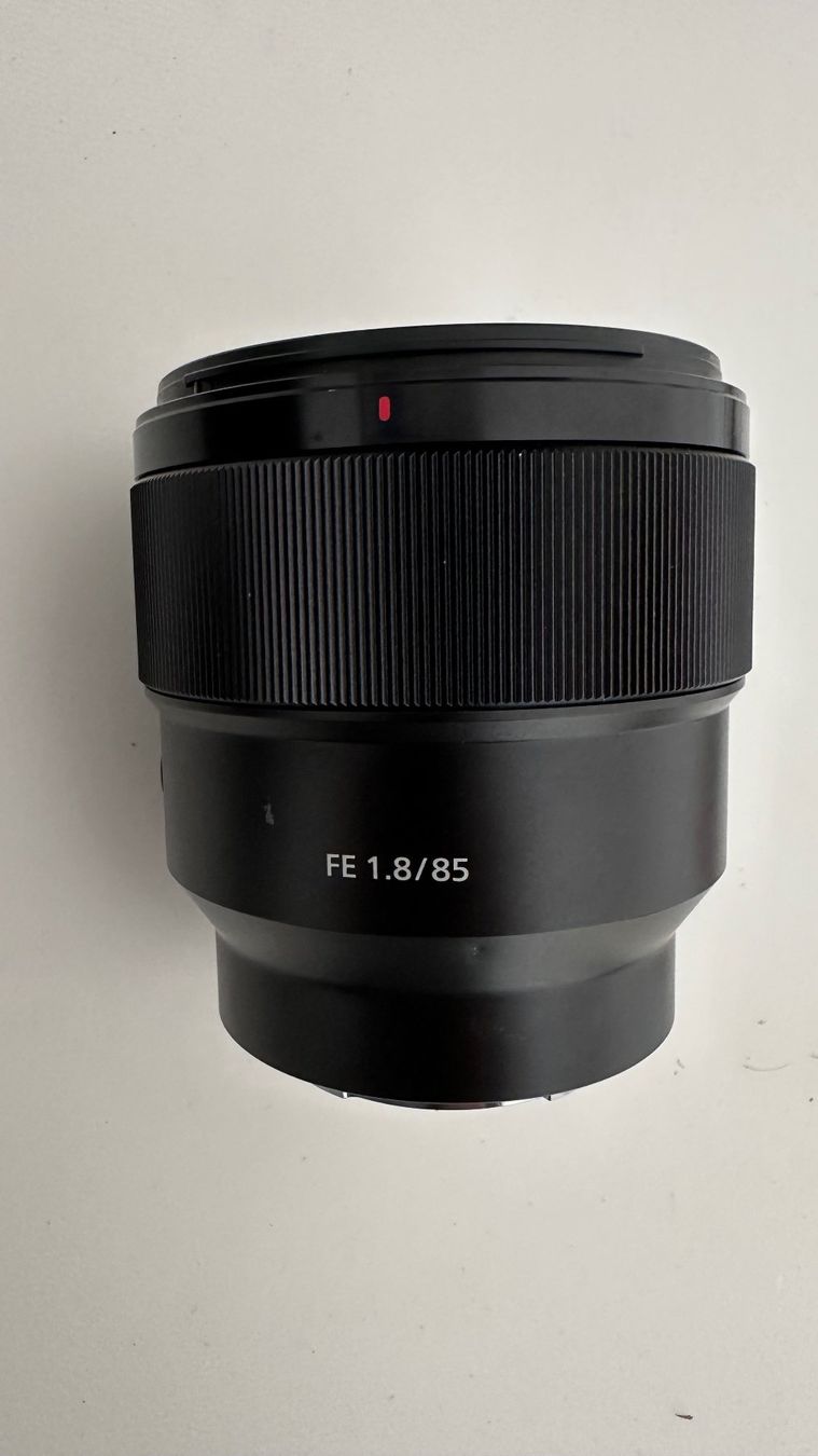 Sony Obiettivi: Sony 85mm F1.8 SEL85F18 – Usato da Lausanne venduto da Jaleson