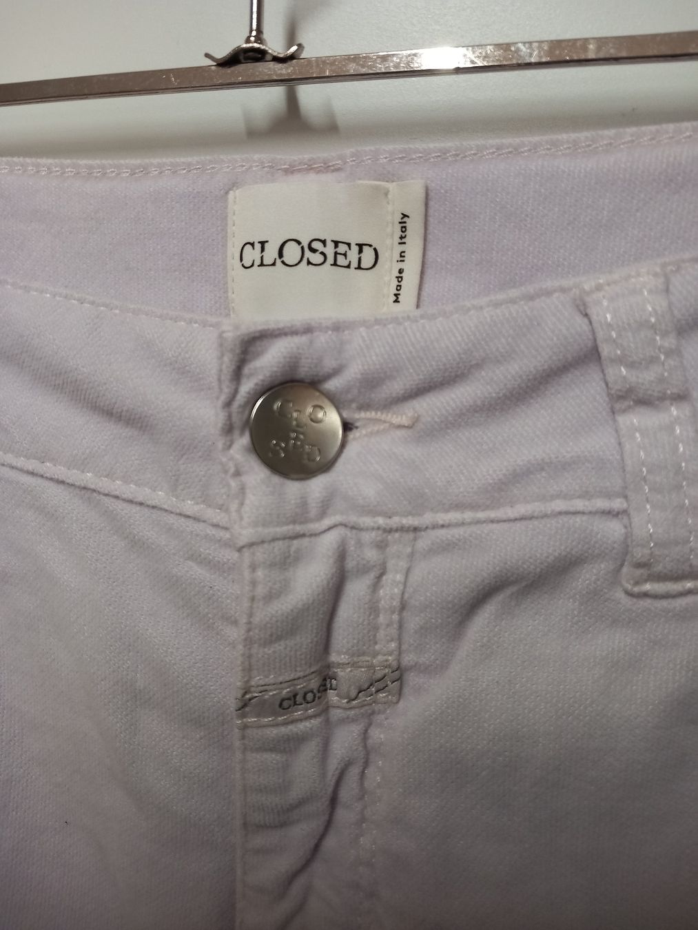 Closed Pantaloni: CLOSED Stretch-Samthose Gr.29 flieder – Usato da Merligen venduto da muss_haben 1