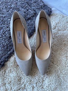 Jimmy Choo Chaussures femmes: Jimmy Choo Romy Suede Pumps Light Grey Size 37 – Neuf (Voir description) à Bernhardzell par Sunka0