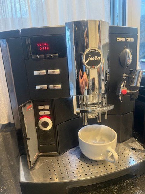 Jura Kaffeemaschinen & Espressomaschinen: JURA IMPRESSA 801 – Gebraucht aus Horgen von Zsgg 4