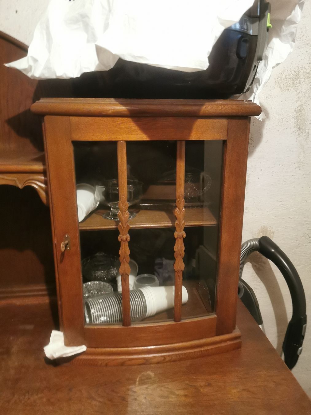 Armadi: Antiker Vitrinen Holzschrank – Usato da Weisslingen venduto da Seba-Hero 3