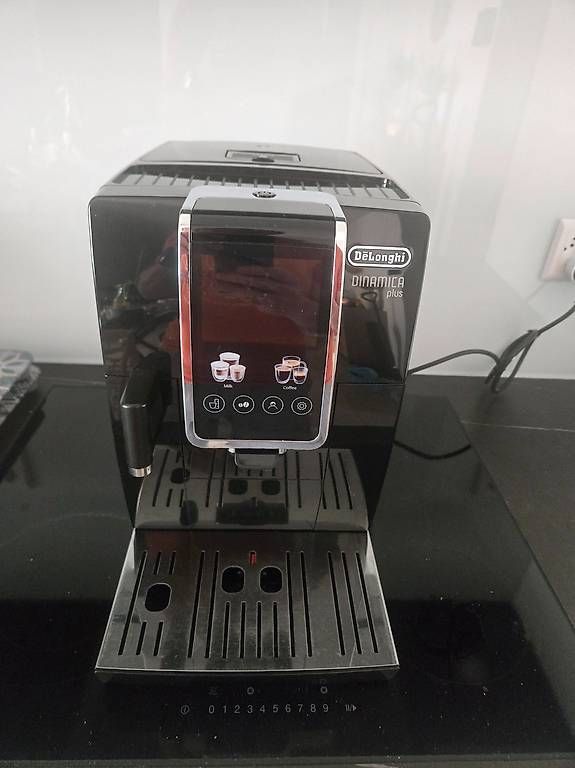 Macchine per caffè & Macchine per espresso: Machine à café Delonghi Dinamica Plus – Usato da Marly venduto da Romnae