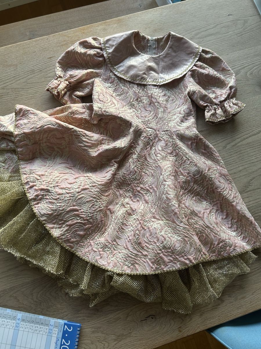 Costumes: Fasnachtskostüm Prinzessin Gr. 128 – D'occasion à Sins par cristalli 2