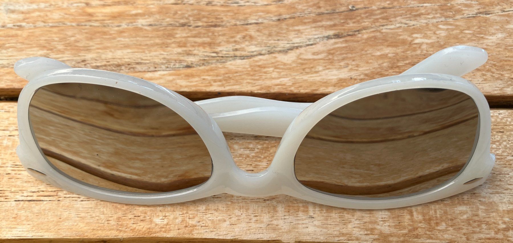 Lunettes & Verres: Lunettes éclipse solaire ISO 12312-2. Phosphorescentes – Neuf avec emballage d'origine à Chêne-Bougeries par Vintage-Era 1
