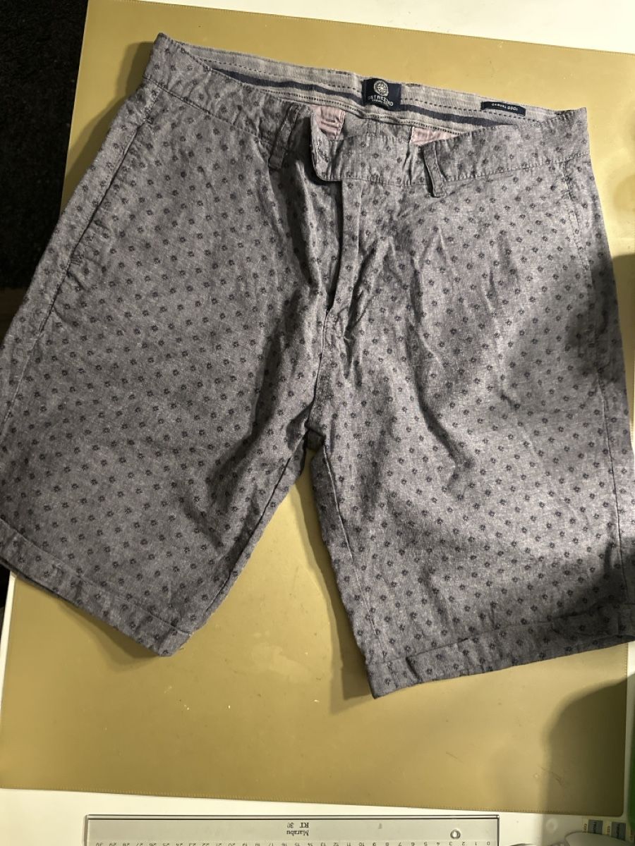 Pantaloni: Herrensommerhose Dstrezzed Gr30 – Nuovo (secondo la descrizione) da Baltschieder venduto da YmroBe
