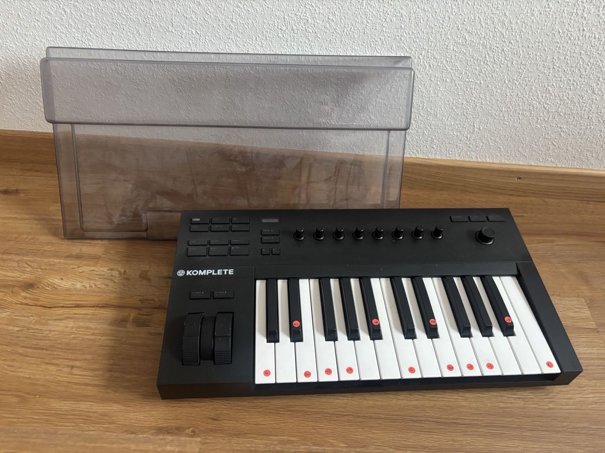 Native Instruments Musikinstrumente: Native Instruments Komplete Control A25 Keyboard – Gebraucht aus Birmensdorf ZH von nna_d6wp