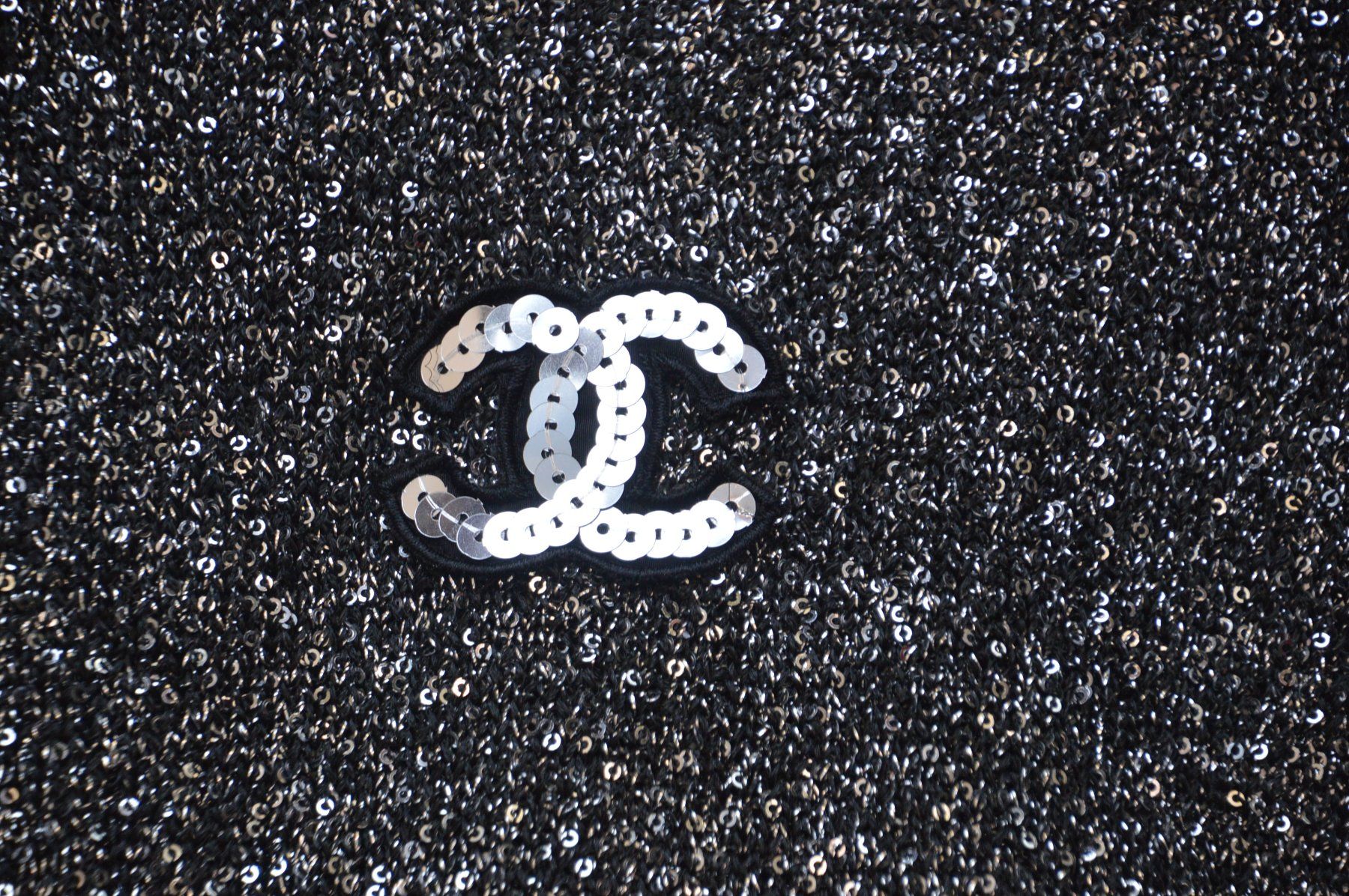 Chanel Camicette: Paillettenbluse CHANEL top à sequins .36 – Usato da Collonges venduto da Auganien 2