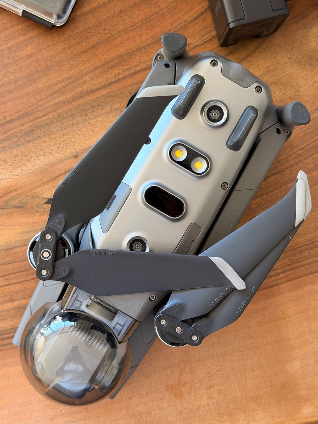 DJI Modellismo RC: DJI Mavic 2 Pro Hasselblad Lens Drohne Fly More Bundle – Usato da Zürich venduto da MitchFreuti 1