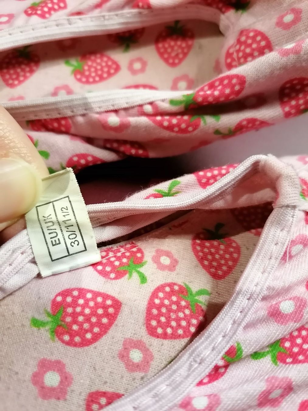 Schuhe für Mädchen: Turnschläppli Gr. 30 – Gebraucht aus Büttikon AG von Amineah 2