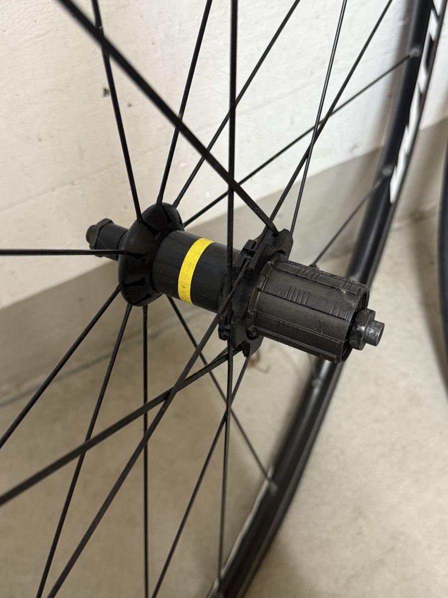 Pneumatici & Ruote complete: Paire de roues Mavic SANS cassettes  – Usato da Gland venduto da taf_20 2