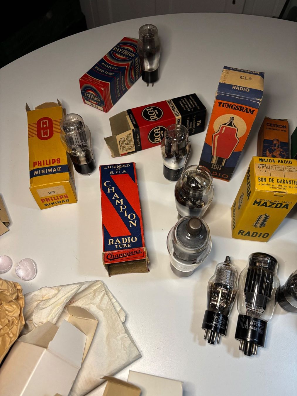 Radios: Elektronenröhren, Vorkriegszeit – Gebraucht aus Niederurnen von Guste 2