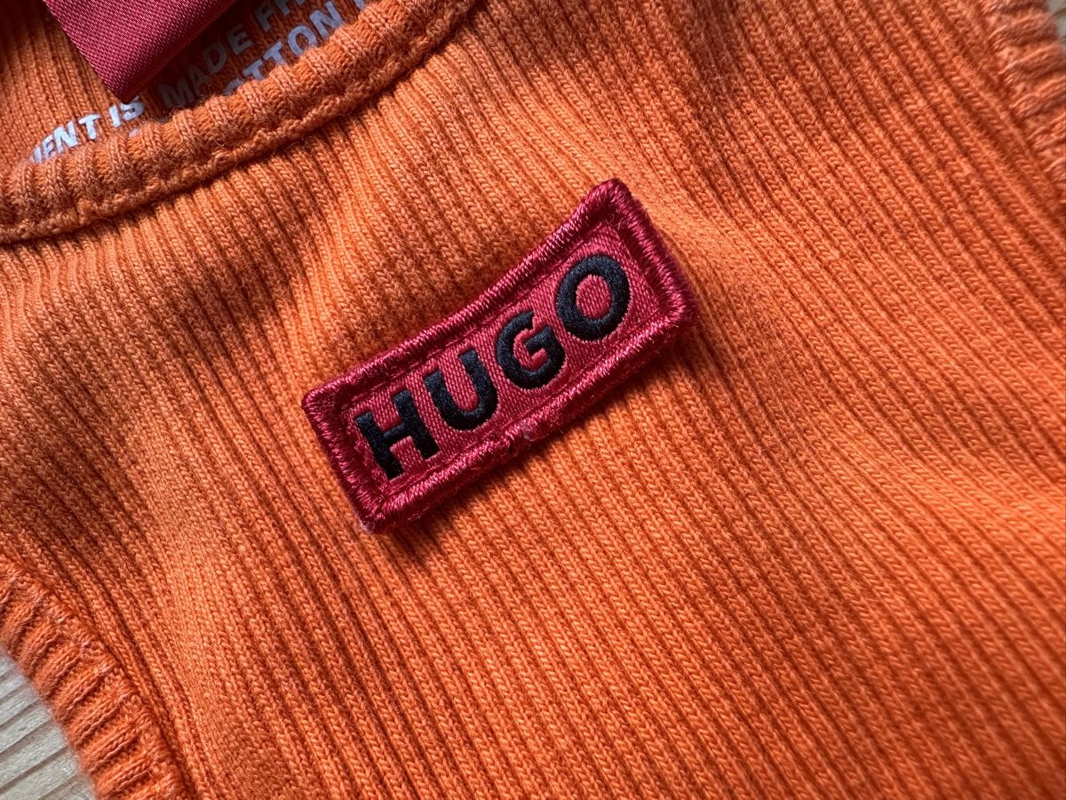 Hugo Boss Top: HUGO - Top – Usato da Rorbas venduto da ComfySofa