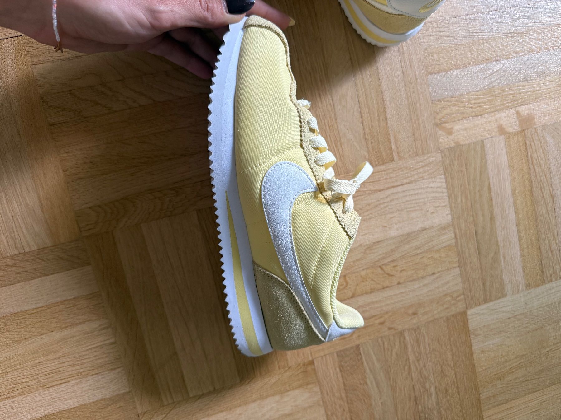 Nike Scarpe da donna: Nike Cortez butteryellow – Nuovo (secondo la descrizione) da Kreuzlingen venduto da MB- 1