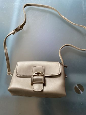Handtasche goldfarben 
