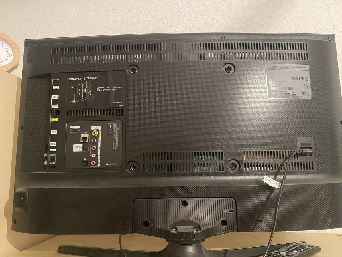 Monitore: Samsung Smart TV 32 Zoll – Gebraucht aus Bern von RezaiH 4
