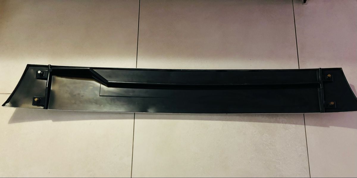 Setra Tutti pezzi di ricambio auto: Setra HOH SIEG Frontblende Blende Verchromt – Usato da Oetwil an der Limmat venduto da misssenzapensieri 1