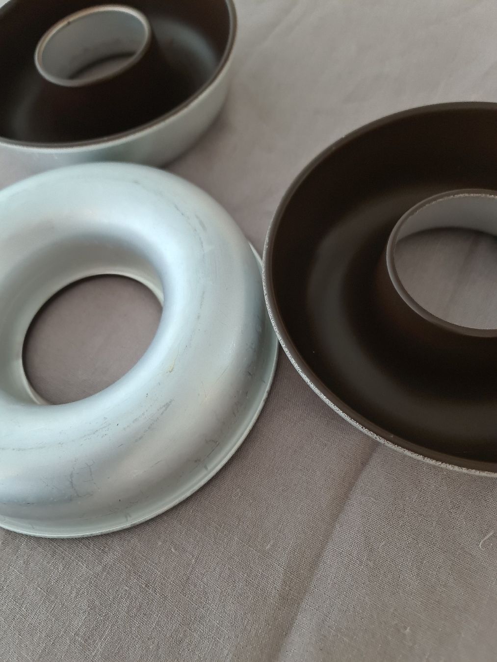 Teglie da forno: Alte Backformen "Sigg" Alu 3 Stk. – Usato da Uster venduto da Cruleye 5