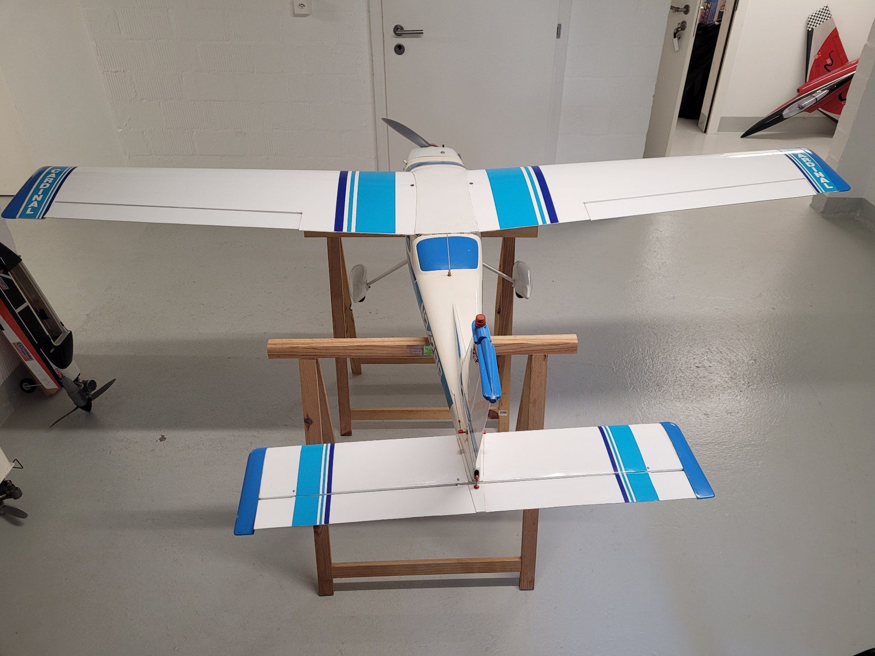 Cessna Modellismo RC: Grosse, schöne Cessna Cardinal, mit Motor und Servos – Difettoso da Winterthur venduto da testi67 2