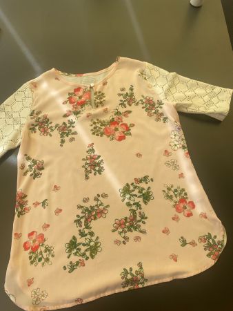 *VAN HEUSEN* T-SHIRT Gr.S floral/hellrosa/ecrù/ STICKEREIEN