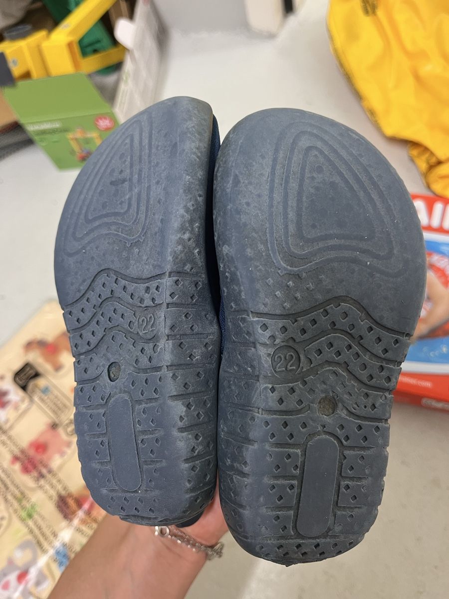 Scarpe da uomo: Badeshuhe 22 Grosse – Usato da Merenschwand venduto da ter_5tgt 1
