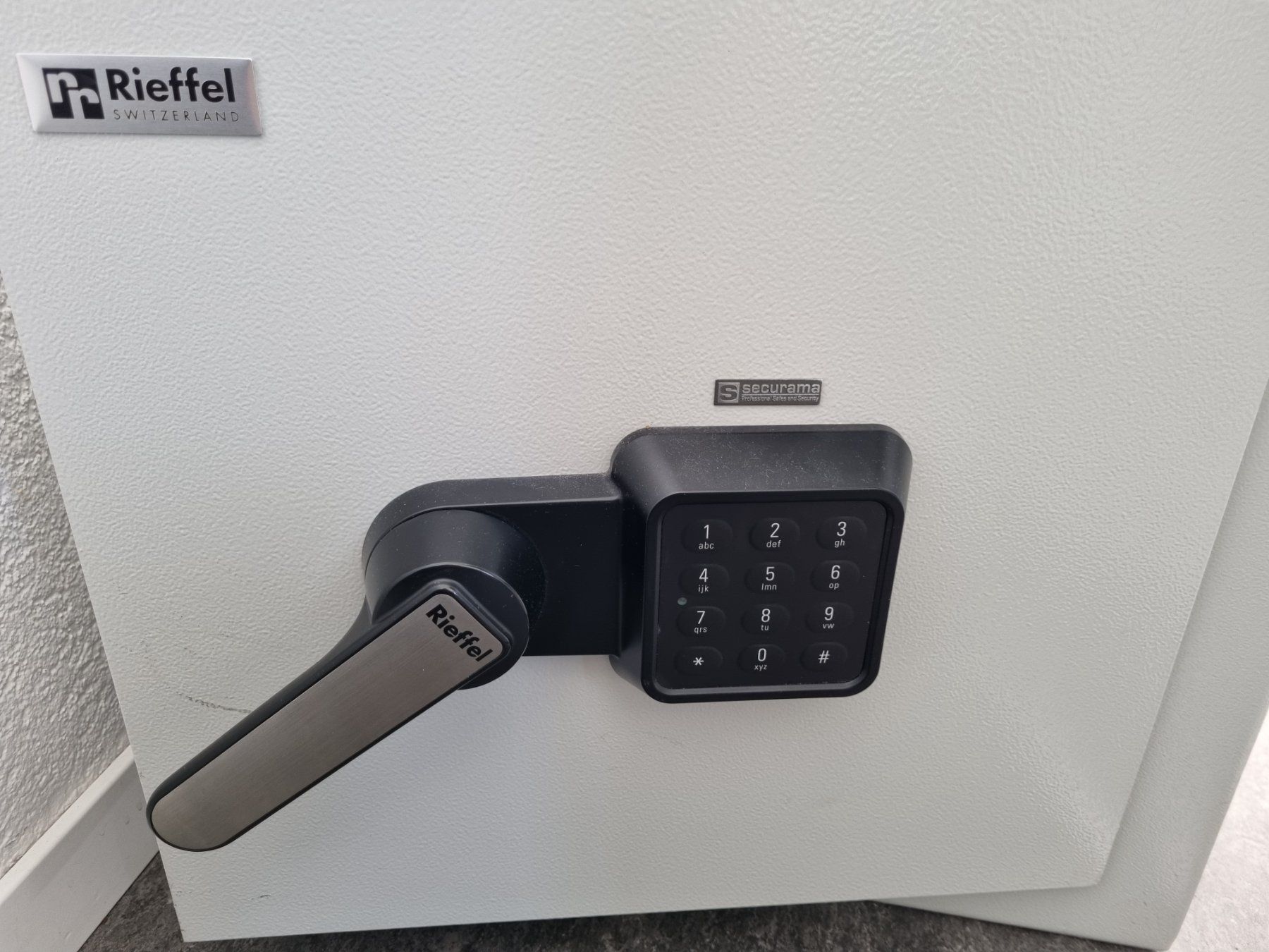 Coffre-fort: Geschäftstresor – D'occasion à Bern par porcini80 5