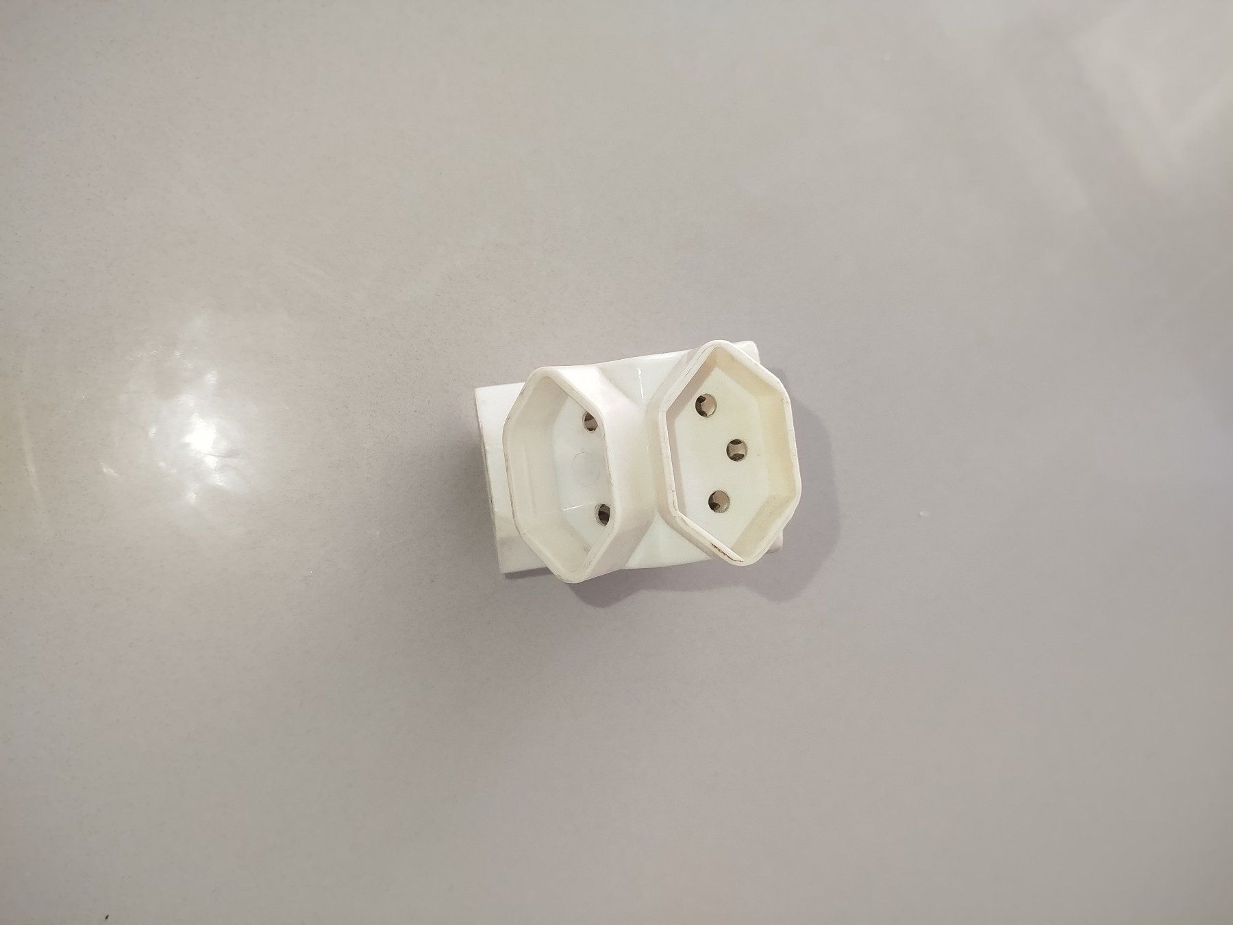 Spine: Mehrfachstecker 3 Stuck – Usato da Adliswil venduto da 3001marv 1