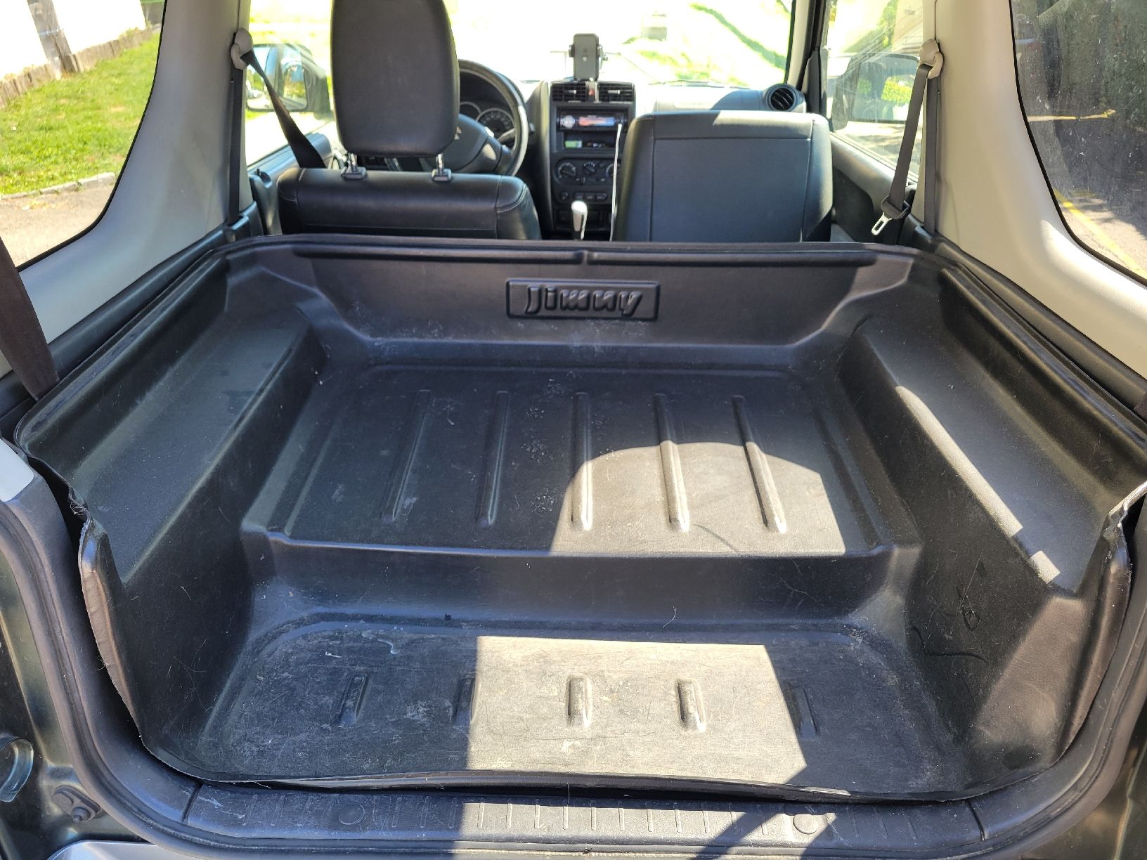 Suzuki Tutti pezzi di ricambio auto: Suzuki jimny trunk liner /storage – Usato da Jongny venduto da jar_fdh5