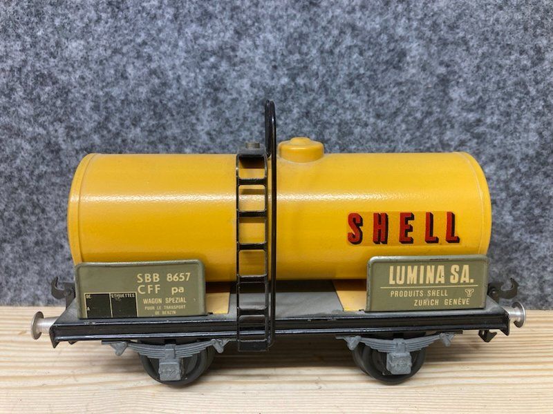 Buco Modellini di ferrovie: Buco Spur 0 Kesselwagen 8657 Shell gelb – Usato da Büsserach venduto da ModellbahnDepot