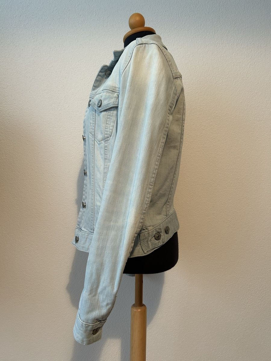 H&M Giacche: Jeansjacke H&M hellblau, Grösse 36 – Usato da Küssnacht am Rigi venduto da bar_w9yj 1