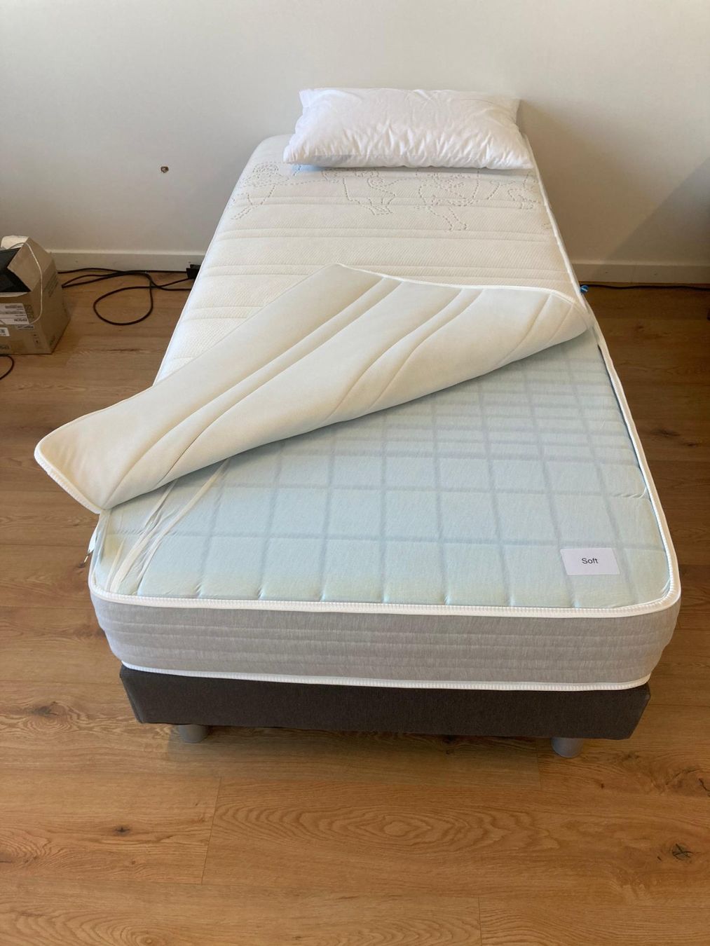 Letti: Lit Sommier tapissier 90x200 cm – Nuovo (secondo la descrizione) da Lausanne venduto da ipanema23 1