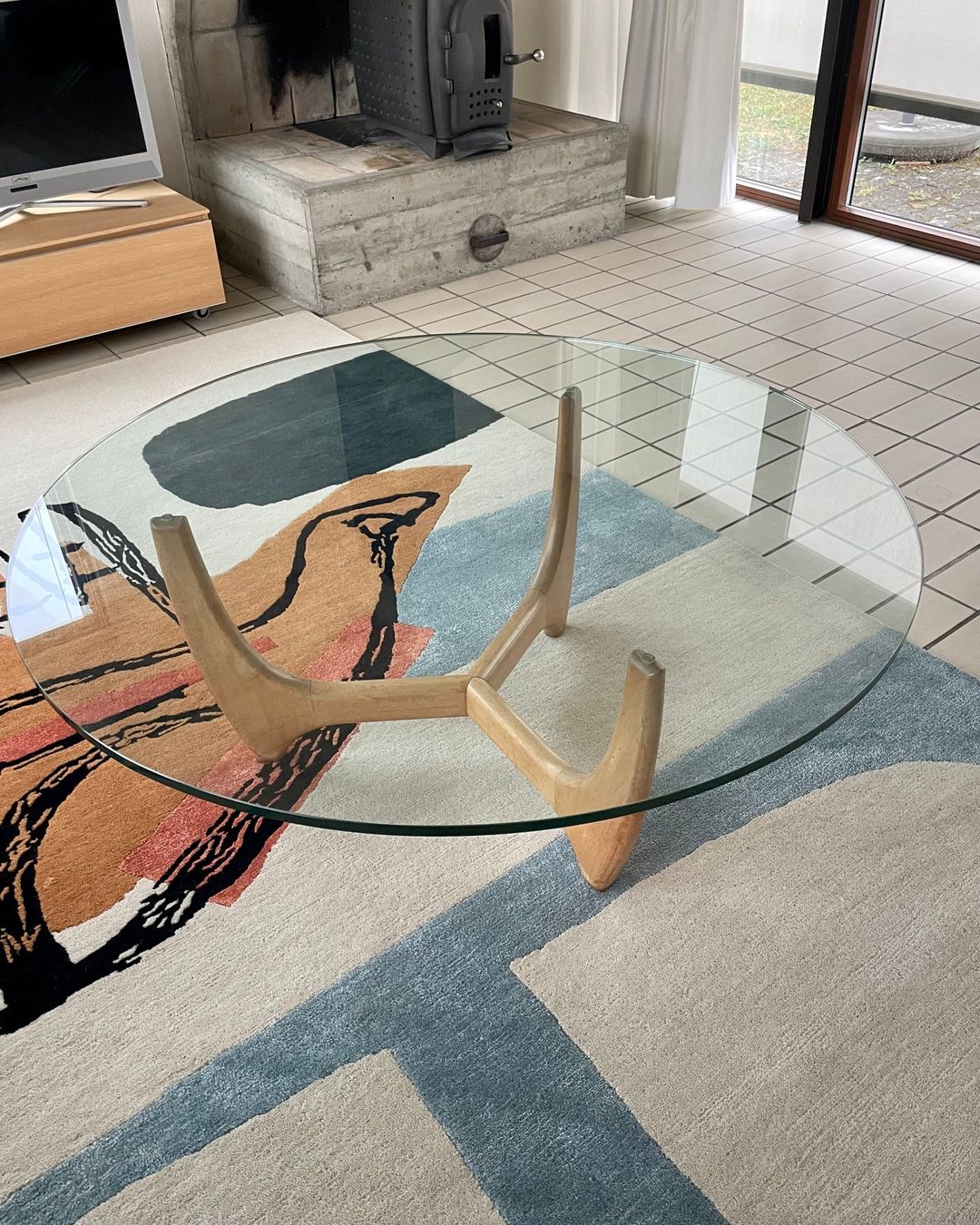 Tavoli: Coffeetable Couchtisch Holz mit Glasplatte 110cm Durchmesser – Usato da Uhwiesen venduto da malerbis 2