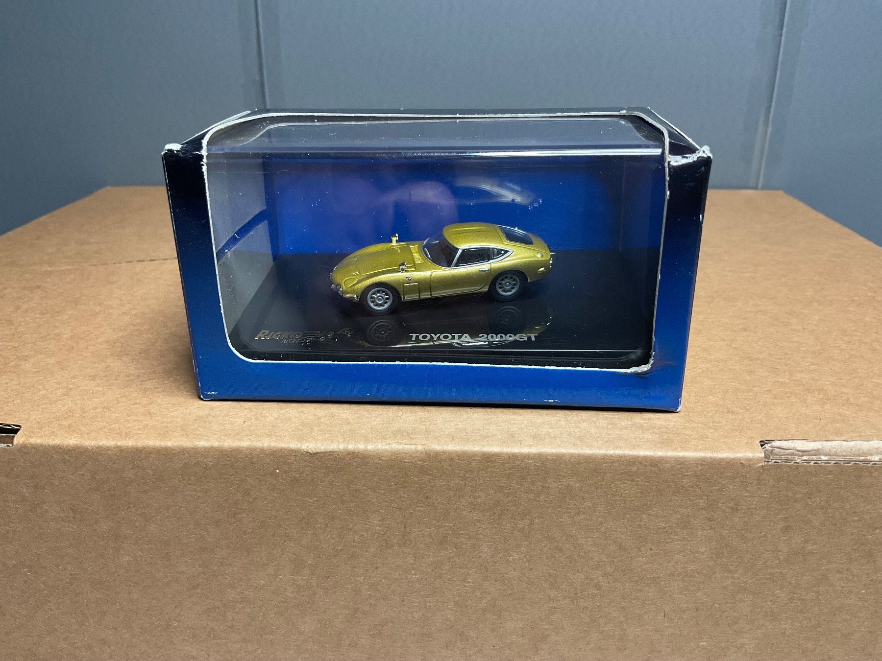 Toyota Modellini d'auto: Toyota 2000 GT  1:87 von Busch – Nuovo e nell'imballaggio originale da Nänikon venduto da R_rota