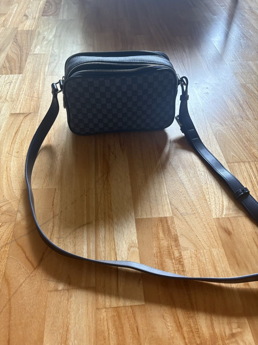 Guess Sonstige Kleidung & Accessoires: Sacoche GUESS Bleue – Neu (gemäss Beschreibung) aus La Chaux-de-Fonds von hug_y9hf 2