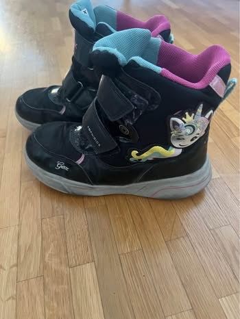 Geox Scarpe per ragazze: Geox Kinderschuhe gr . 31 – Usato da Horgen venduto da MVictoria
