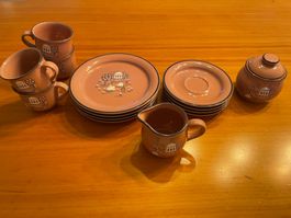 Kaffeetassen und Teller Set