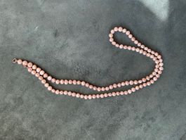 Perlenkette schöner Luster in rosa, grau Tönen