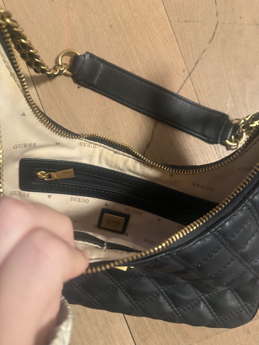 Guess Borse da donna: Handtasche Guess schwarz – Usato da Rickenbach BL venduto da lua_xzm7 1