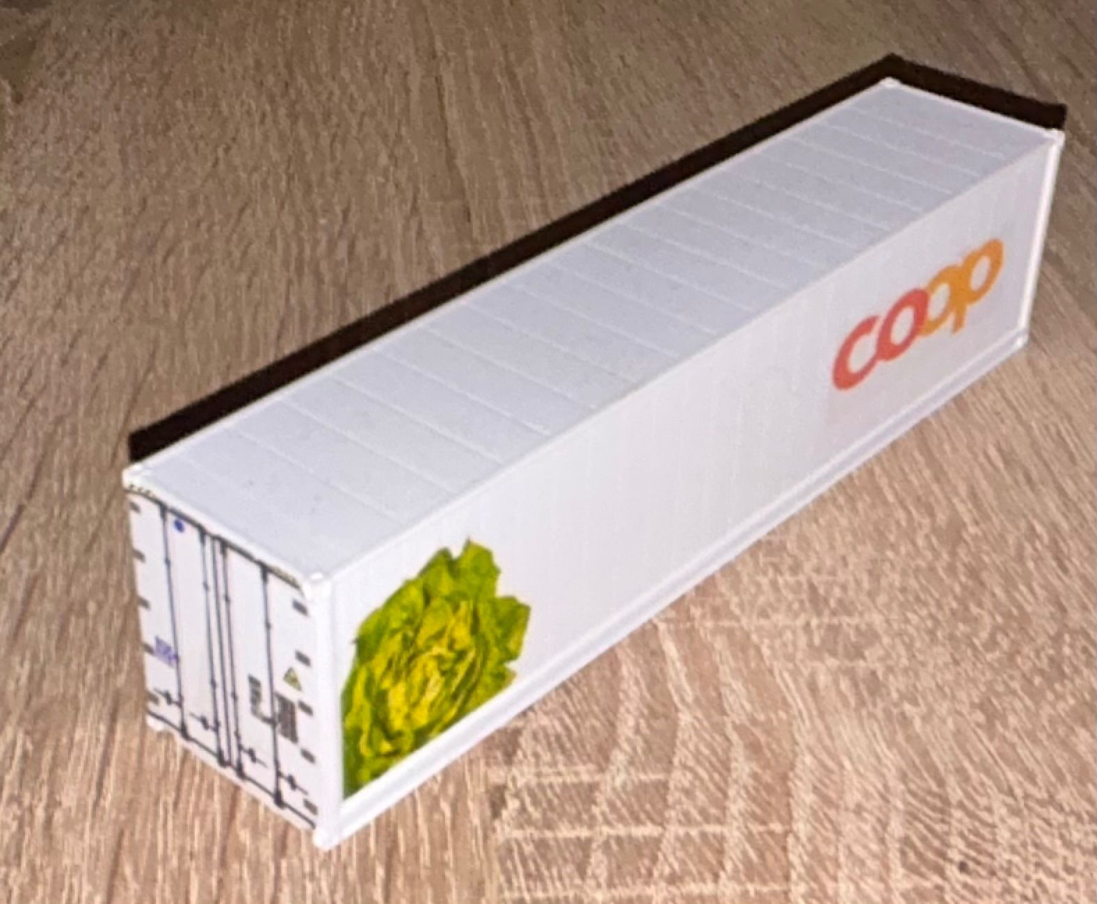 Roco Modellini di ferrovie: 1:87 Coop Kühlcontainer 45ft Kopfsalat – Nuovo e nell'imballaggio originale da Belp venduto da AEMA-Modellbau
