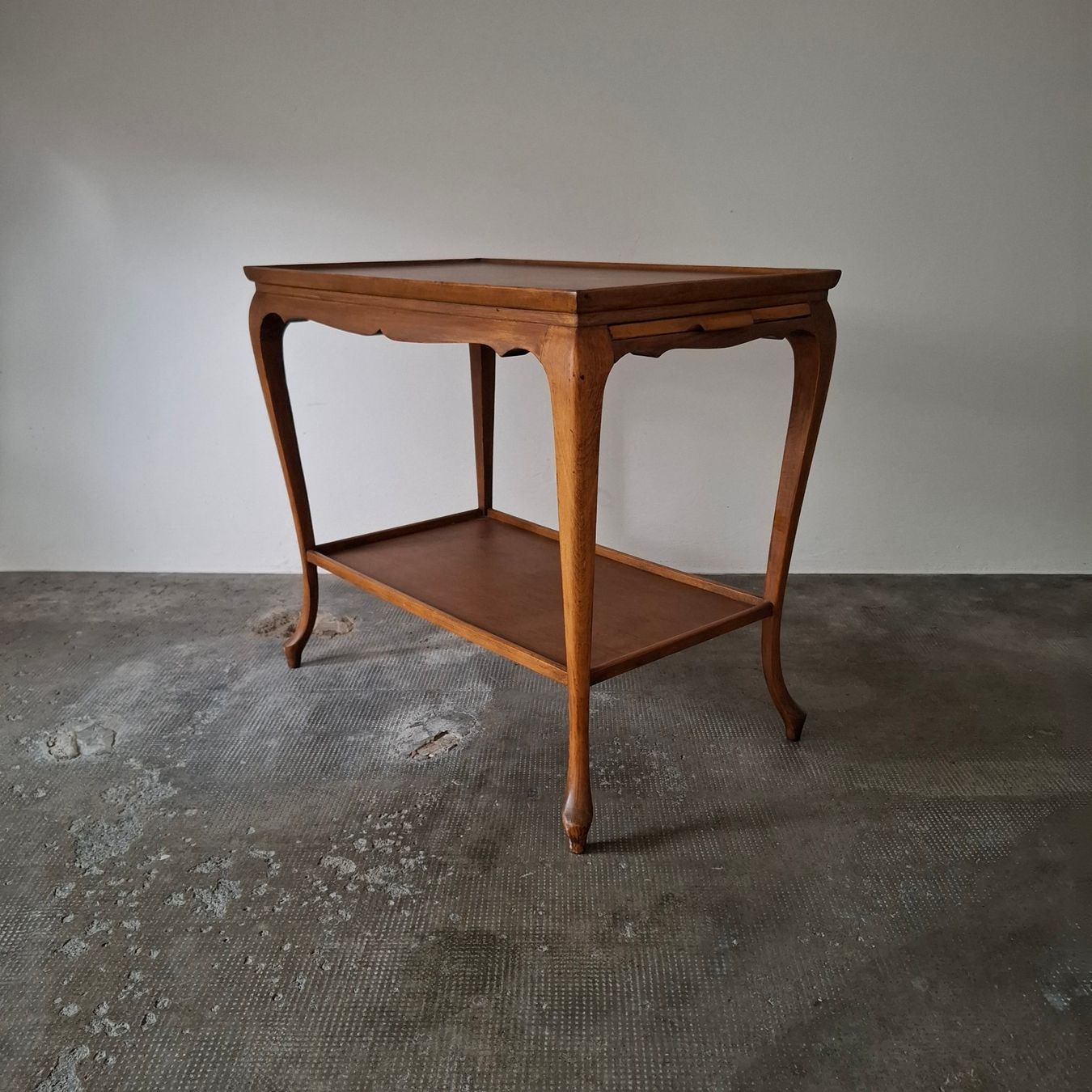 Tische: Table d'appoint desserte bois vintage – Gebraucht aus Neuchâtel von Rochawood