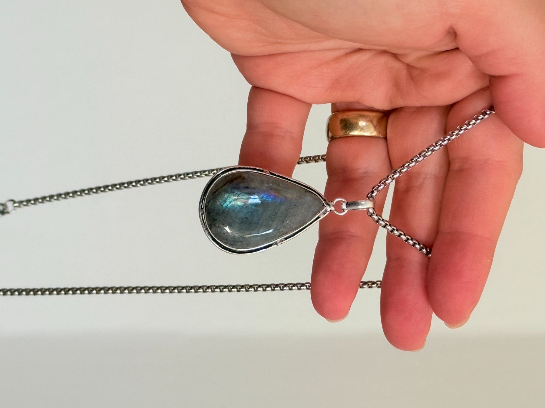 Ketten: Collier avec Labradorite – Neu und originalverpackt aus Genève von AWWA 9