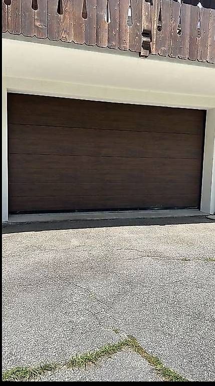 Portes: Porte de garage sectionnelle – D'occasion à Thônex par Jackofsometrades